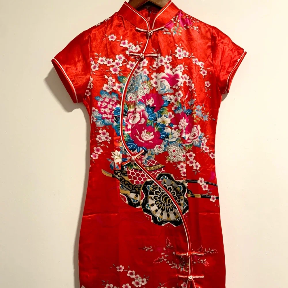 Qipao Inspired Fitted Silk Dress - Picture 4 of 7